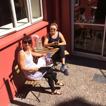 Kinlay House ホステル *