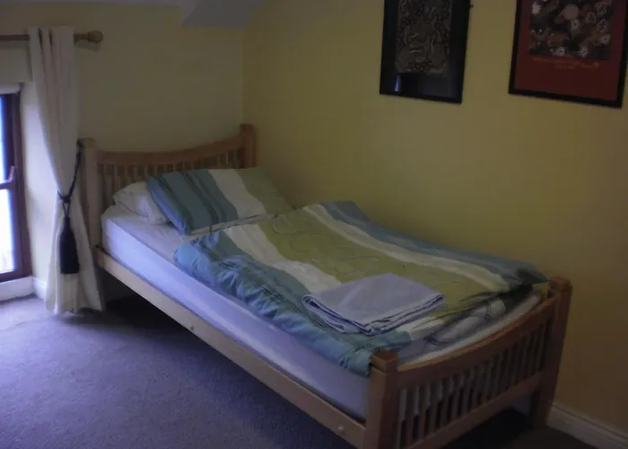 Kinlay House Hostel *