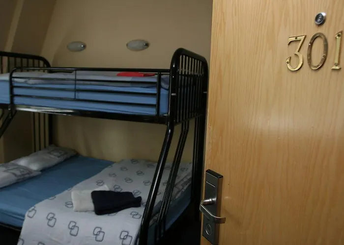 Hostel Kinlay House *