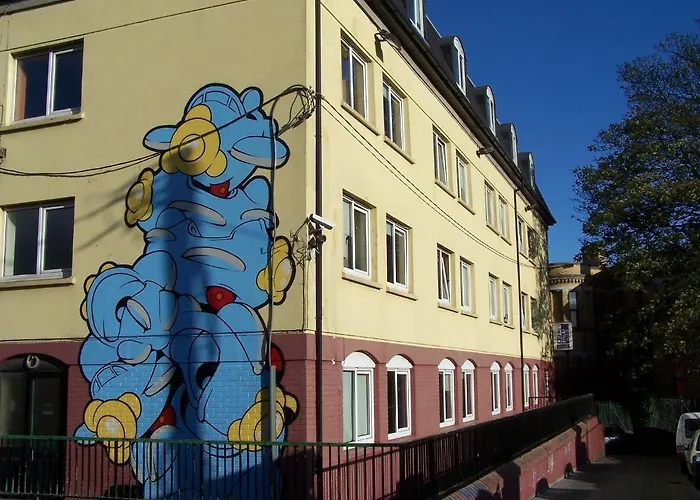 Kinlay House Hostel *