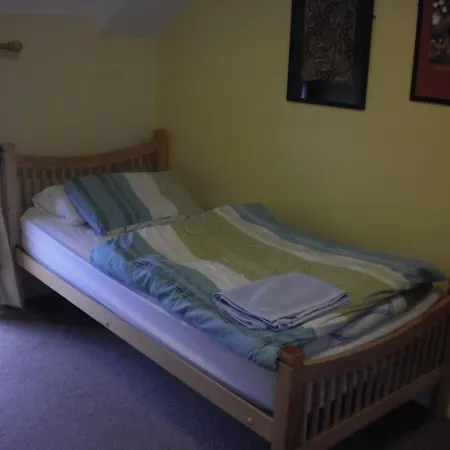 Kinlay House Hostel *