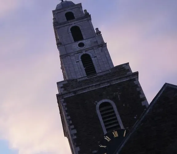 Хостел Kinlay House *