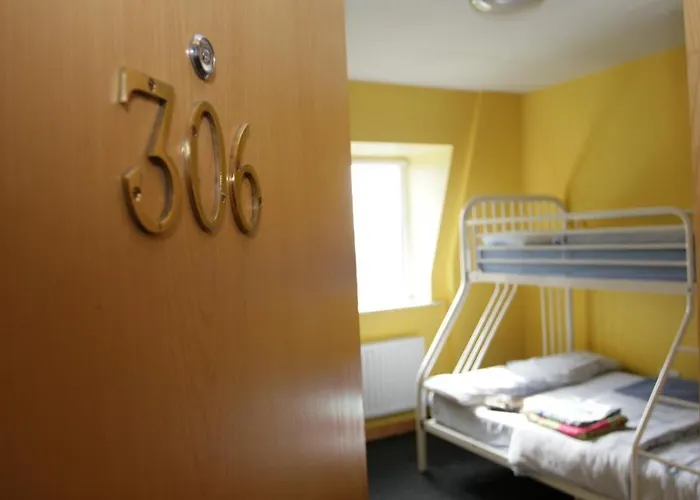 Kinlay House Хостел *