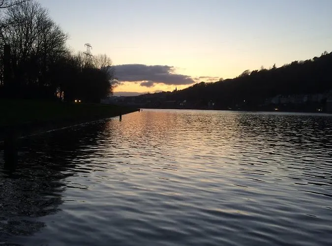 Kinlay House Хостел *