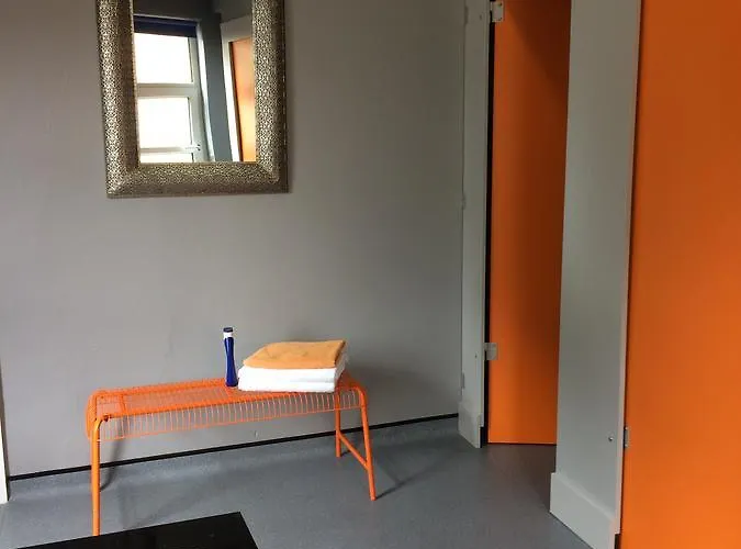 Kinlay House Хостел *